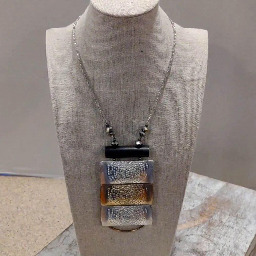 Pretty modern metal necklace